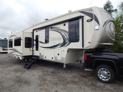 2018 Forest River Palomino Columbus 320RS   - Photo 2 - Angola, IN 46703