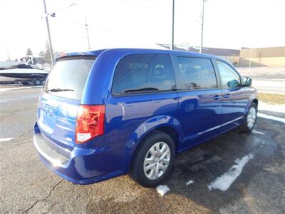 2018 Dodge Grand Caravan SE   - Photo 6 - Angola, IN 46703