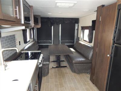 2020 Forest River Cherokee Greywolf Limited  22RR Toyhauler - Photo 11 - Angola, IN 46703
