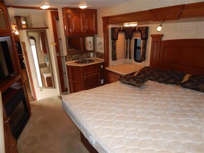 2009 Fleetwood Quantum 325RKTS  5th Wheel - Photo 31 - Angola, IN 46703