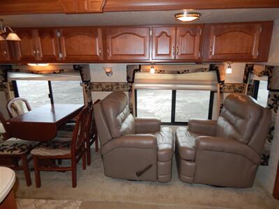 2009 Fleetwood Quantum 325RKTS  5th Wheel - Photo 18 - Angola, IN 46703