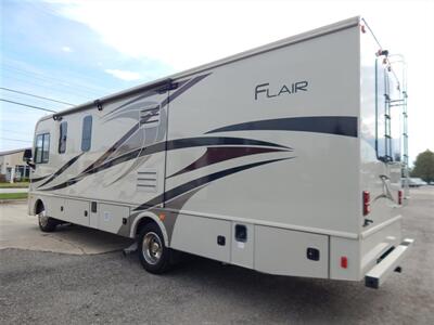 2017 Fleetwood Flair 30P   - Photo 2 - Angola, IN 46703
