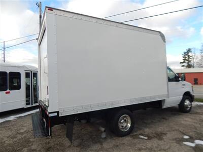 2014 Ford E-350 SD  12' Box - Photo 7 - Angola, IN 46703