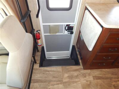 2016 Forest River Sunseeker 3010DS   - Photo 32 - Angola, IN 46703