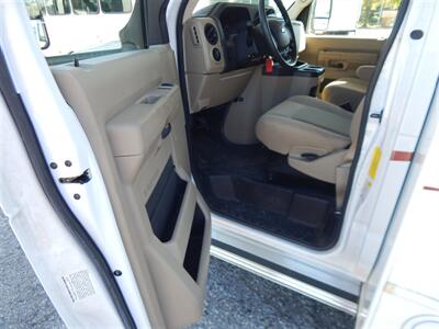 2016 Forest River Sunseeker 3010DS   - Photo 25 - Angola, IN 46703