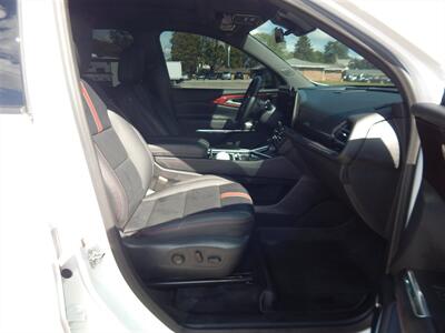 2025 Chevrolet Traverse RS  AWD - Photo 18 - Angola, IN 46703
