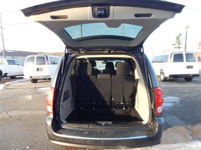 2018 Dodge Grand Caravan SE   - Photo 9 - Angola, IN 46703