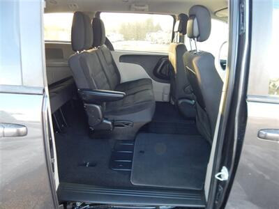 2018 Dodge Grand Caravan SE   - Photo 12 - Angola, IN 46703