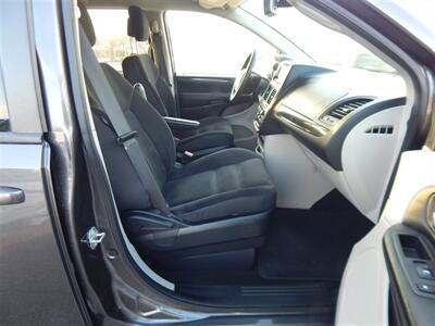 2018 Dodge Grand Caravan SE   - Photo 16 - Angola, IN 46703