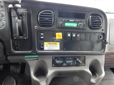 2016 Freightliner Goshen Coach Bus  36 Passenger - Photo 11 - Angola, IN 46703