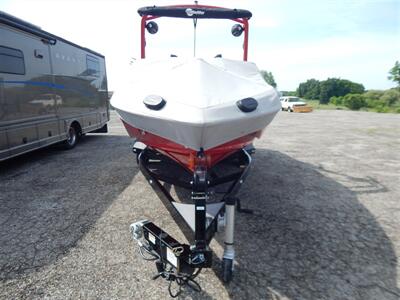 2022 Malibu Wakesetter 22 LSV   - Photo 4 - Angola, IN 46703