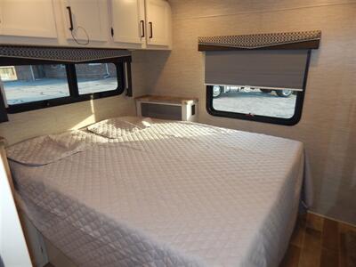 2022 Thor Chateau 31W  Bunkhouse - Photo 49 - Angola, IN 46703