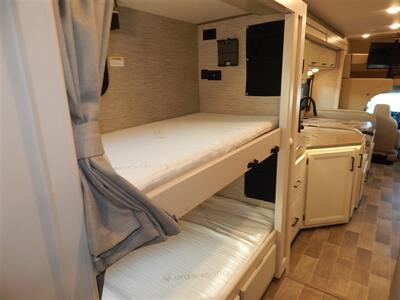 2022 Thor Chateau 31W  Bunkhouse - Photo 52 - Angola, IN 46703