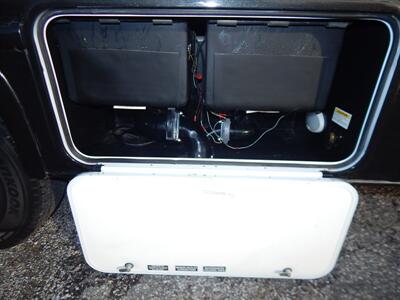 2022 Thor Chateau 31W  Bunkhouse - Photo 11 - Angola, IN 46703