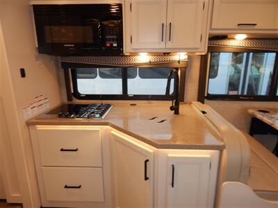 2022 Thor Chateau 31W  Bunkhouse - Photo 46 - Angola, IN 46703