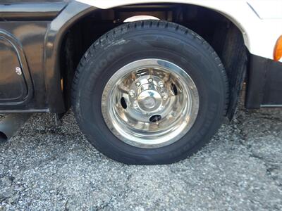 2022 Thor Chateau 31W  Bunkhouse - Photo 30 - Angola, IN 46703