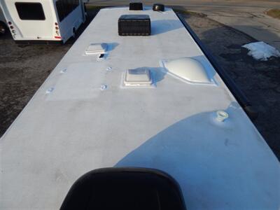 2022 Thor Chateau 31W  Bunkhouse - Photo 33 - Angola, IN 46703