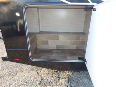 2022 Thor Chateau 31W  Bunkhouse - Photo 32 - Angola, IN 46703