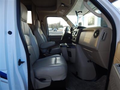 2022 Thor Chateau 31W  Bunkhouse - Photo 23 - Angola, IN 46703