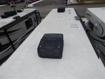 2015 Thor Windsport 34E   - Photo 49 - Angola, IN 46703