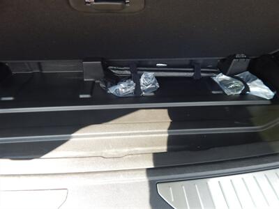 2023 Chevrolet Tahoe High Country  4wd - Photo 13 - Angola, IN 46703