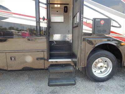2015 Thor Outlaw 37LS   - Photo 11 - Angola, IN 46703