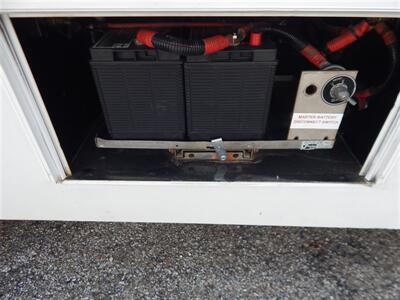 2012 FORD F-550 XL  20 passenger - Photo 8 - Angola, IN 46703