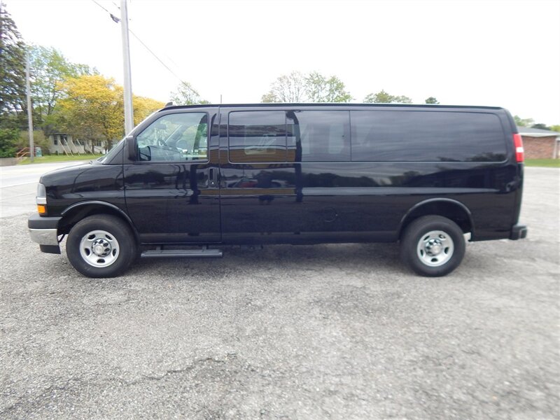2022 Chevrolet Express 3500 LT Extended's photo