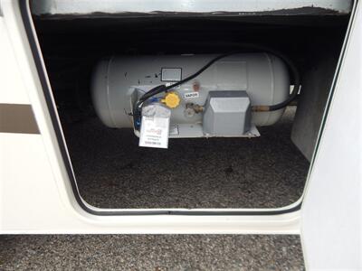 2019 Fleetwood Flair 29m   - Photo 20 - Angola, IN 46703