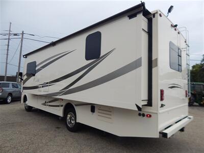 2019 Fleetwood Flair 29m   - Photo 2 - Angola, IN 46703