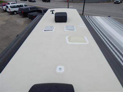 2019 Fleetwood Flair 29m   - Photo 26 - Angola, IN 46703