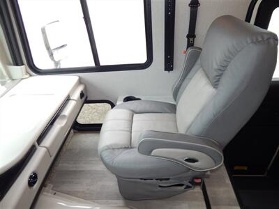 2019 Fleetwood Flair 29m   - Photo 34 - Angola, IN 46703
