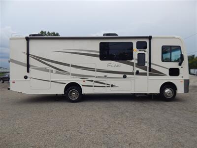 2019 Fleetwood Flair 29m   - Photo 6 - Angola, IN 46703
