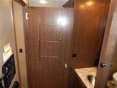 2018 Thor Windsport 31z   - Photo 42 - Angola, IN 46703