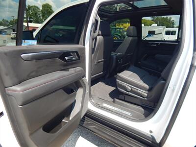2025 Chevrolet Suburban RST  4wd - Photo 23 - Angola, IN 46703