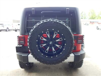 2014 Jeep Wrangler Unlimited Sahara  4wd - Photo 9 - Angola, IN 46703