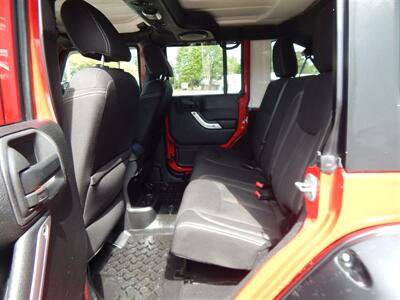 2014 Jeep Wrangler Unlimited Sahara  4wd - Photo 19 - Angola, IN 46703