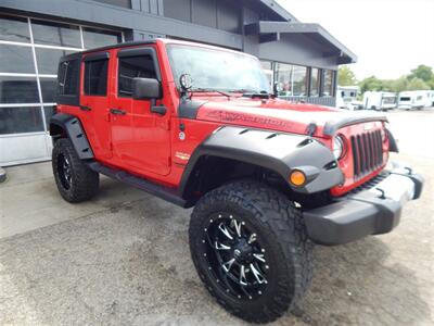 2014 Jeep Wrangler Unlimited Sahara  4wd - Photo 6 - Angola, IN 46703