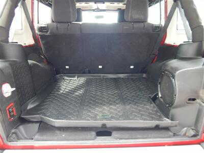 2014 Jeep Wrangler Unlimited Sahara  4wd - Photo 11 - Angola, IN 46703