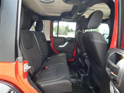 2014 Jeep Wrangler Unlimited Sahara  4wd - Photo 14 - Angola, IN 46703