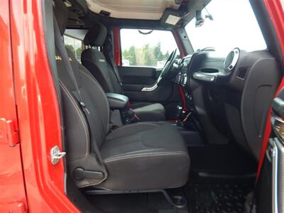 2014 Jeep Wrangler Unlimited Sahara  4wd - Photo 16 - Angola, IN 46703