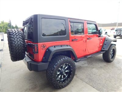 2014 Jeep Wrangler Unlimited Sahara  4wd - Photo 8 - Angola, IN 46703