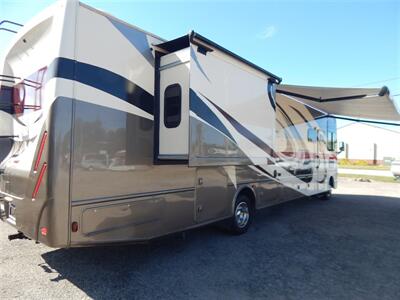 2017 Thor Hurricane 35M   - Photo 32 - Angola, IN 46703