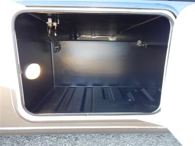 2017 Thor Hurricane 35M   - Photo 15 - Angola, IN 46703