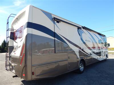 2017 Thor Hurricane 35M   - Photo 8 - Angola, IN 46703