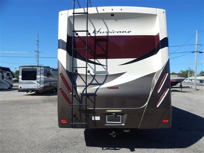 2017 Thor Hurricane 35M   - Photo 5 - Angola, IN 46703