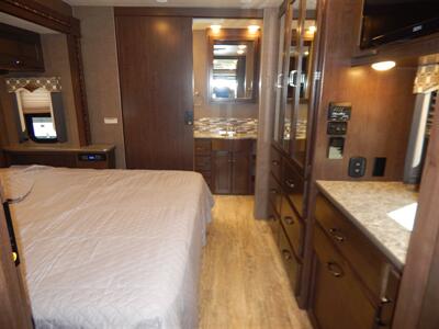 2017 Thor Hurricane 35M   - Photo 46 - Angola, IN 46703