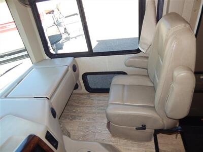 2017 Thor Hurricane 35M   - Photo 41 - Angola, IN 46703