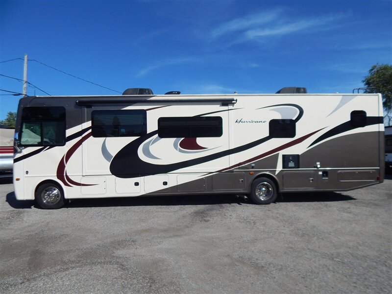 2017 Thor Hurricane 35M  