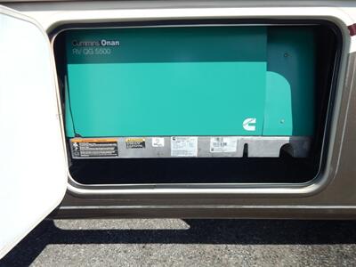 2017 Thor Hurricane 35M   - Photo 25 - Angola, IN 46703